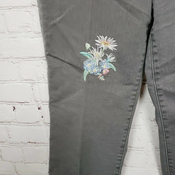 SOLD - Picture 3 of 8